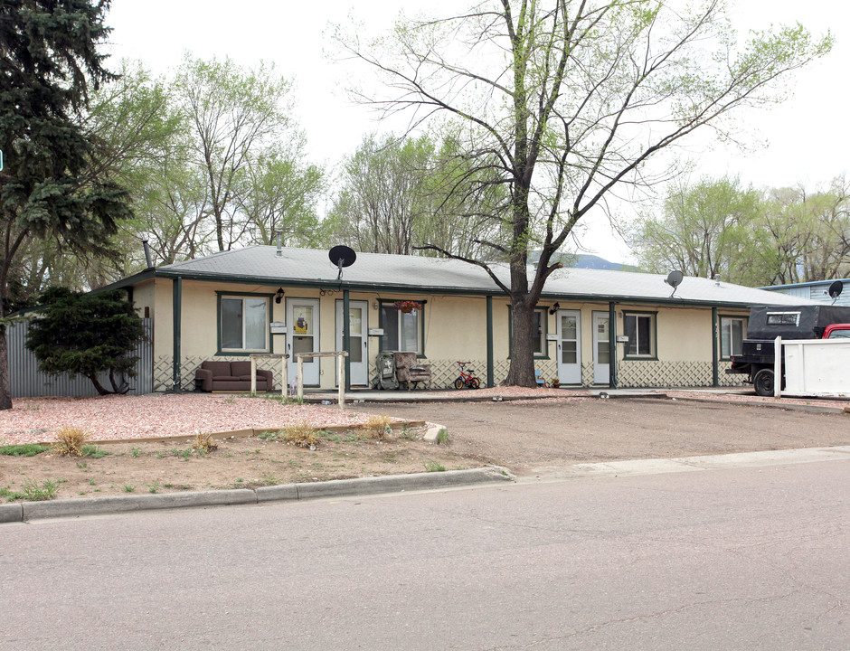 421 E Arvada St in Colorado Springs, CO - Building Photo