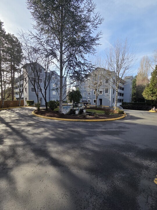 6125 NE 175th St in Kenmore, WA - Building Photo