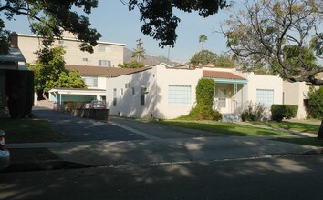 587 W Stocker St in Glendale, CA - Foto de edificio - Building Photo