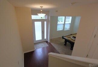 13 Fleet St in North Brunswick, NJ - Building Photo - Building Photo