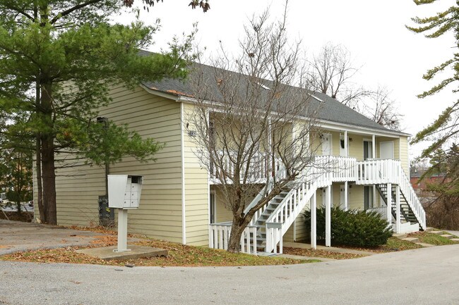 Brownsboro Terrace Condominiums in Louisville, KY - Building Photo - Building Photo