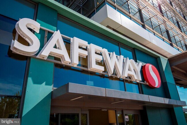 1250 4th St SW-Unit -W409 in Washington, DC - Building Photo - Building Photo