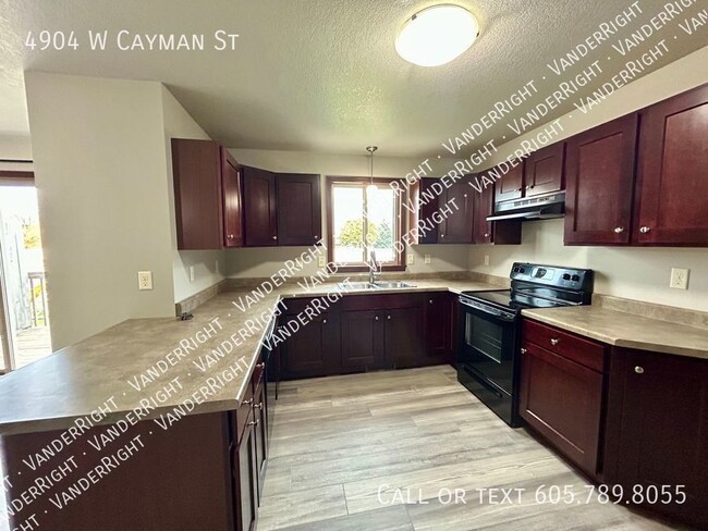 property at 4904 W Cayman St