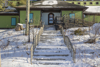 Bow Lane Apartments in Bedford, NH - Building Photo - Building Photo