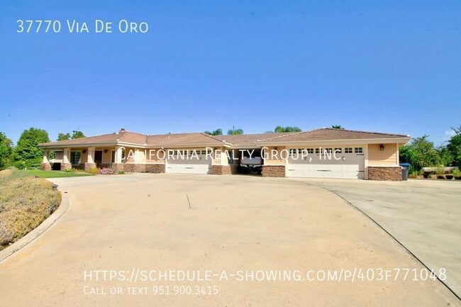 property at 37770 Vía De Oro