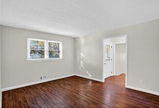 170 Shiloh Run NW in Kennesaw, GA - Foto de edificio - Building Photo