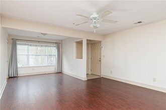 804 Madison Ln S E in Smyrna, GA - Building Photo - Building Photo