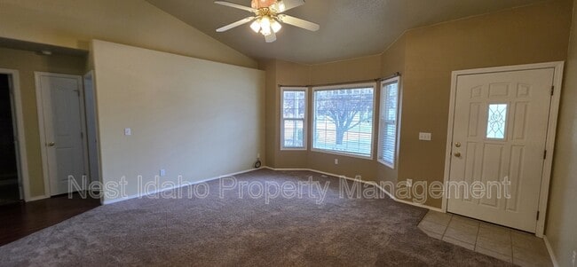 2903 N Rough Stone Way in Meridian, ID - Building Photo - Building Photo