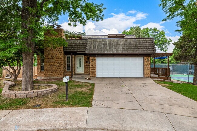 property at 13946 E Radcliff Dr