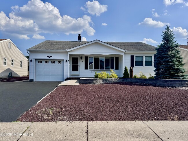 11 Thornton Rd in Toms River, NJ - Building Photo - Building Photo