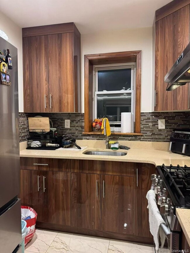 82-11 57th Ave in Queens, NY - Building Photo - Building Photo
