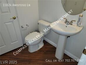 11824 Amistoso Ln in Las Vegas, NV - Building Photo - Building Photo