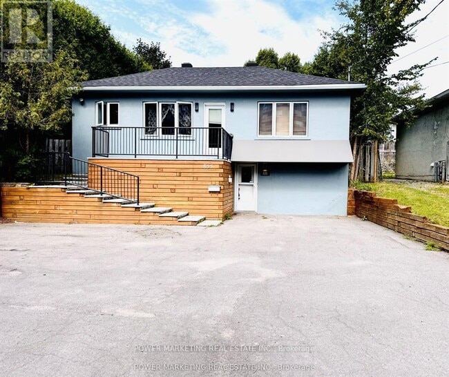 property at 835 Montréal Rd