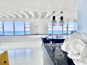 5255 Collins Ave in Miami, FL - Building Photo - Building Photo