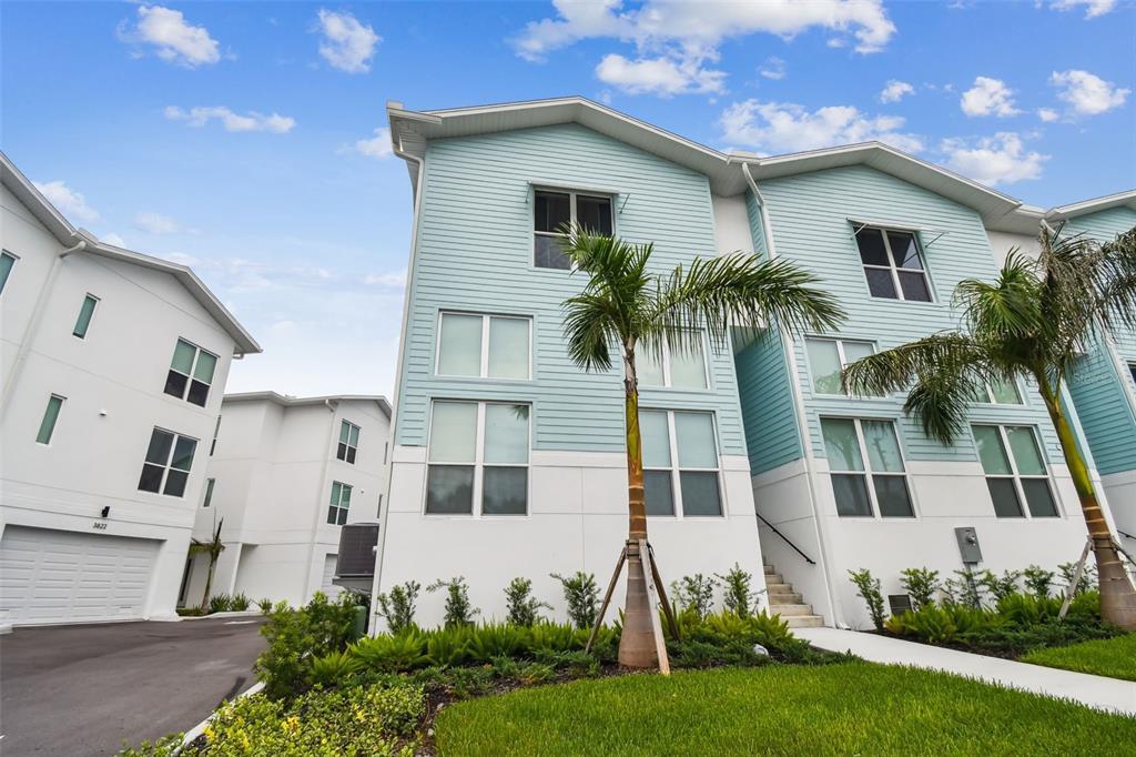 3840 Pompano Dr SE in St. Petersburg, FL - Building Photo
