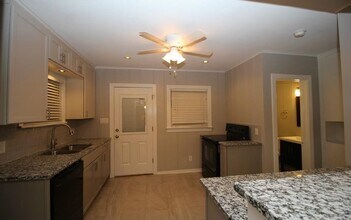 2556 Boyd Ave in Fort Worth, TX - Building Photo - Building Photo