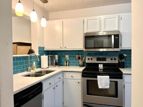 1130 Silent Harbor Ct, Unit F in Mount Pleasant, SC - Building Photo - Building Photo