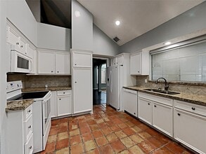 16031 Hidden Acres Dr in Houston, TX - Building Photo - Building Photo