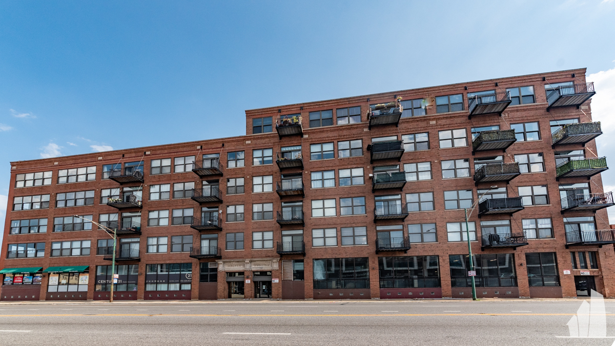 2310 S Canal St, Unit 203 in Chicago, IL - Building Photo