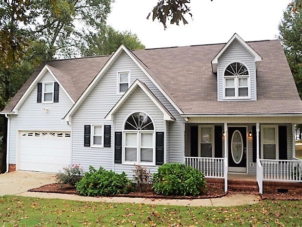 2 Bethel Oaks Ct in Mauldin, SC - Building Photo