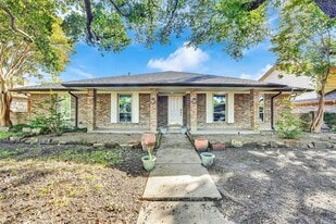 10212 Panther Ridge Trail in Dallas, TX - Building Photo
