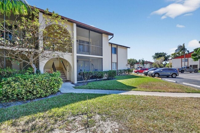 4723 Sable Pine Cir, Unit D2 in West Palm Beach, FL - Foto de edificio - Building Photo