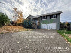 653 Wicks Ln E in Eatonville, WA - Building Photo - Building Photo