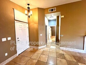 3545 Cactus Shadow St in Las Vegas, NV - Building Photo - Building Photo