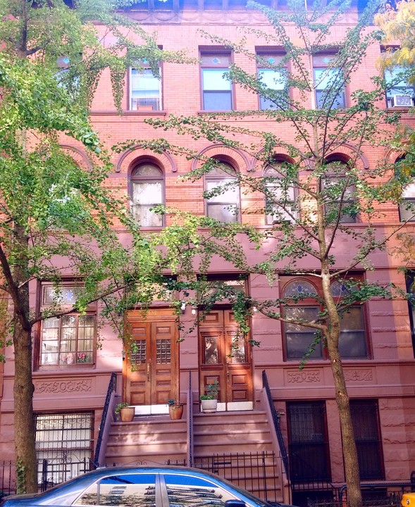 526 W 143rd St in New York, NY - Building Photo