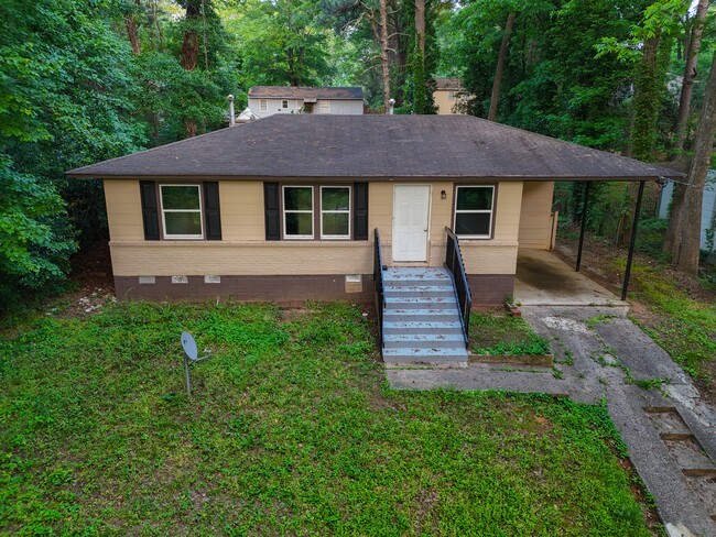 3054 Waters Rd SW in Atlanta, GA - Building Photo - Building Photo