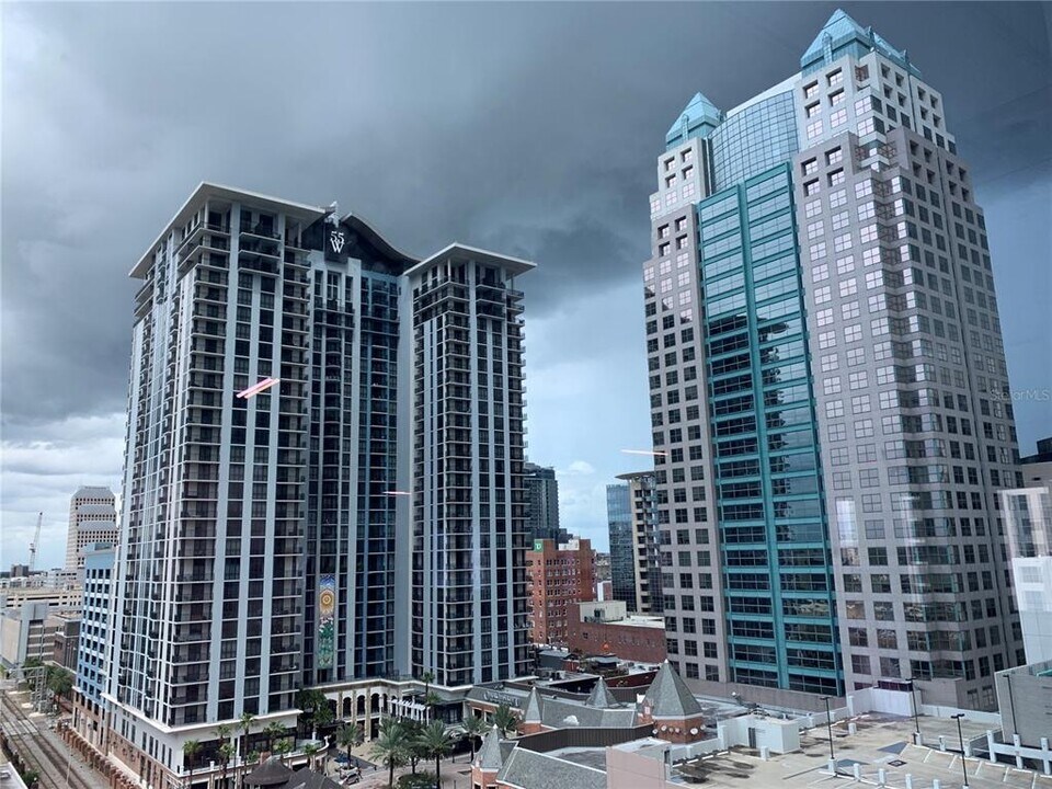 55 W Church St in Orlando, FL - Building Photo