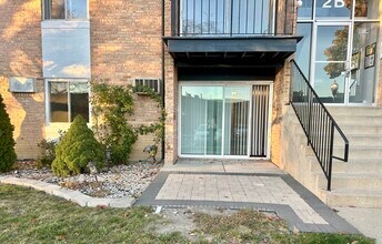 2B E Dundee Quarter Dr in Palatine, IL - Building Photo - Building Photo