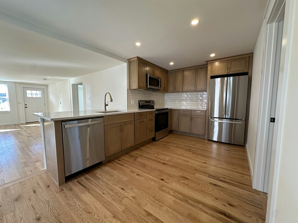 80 N Main St-Unit -A in Millbury, MA - Building Photo