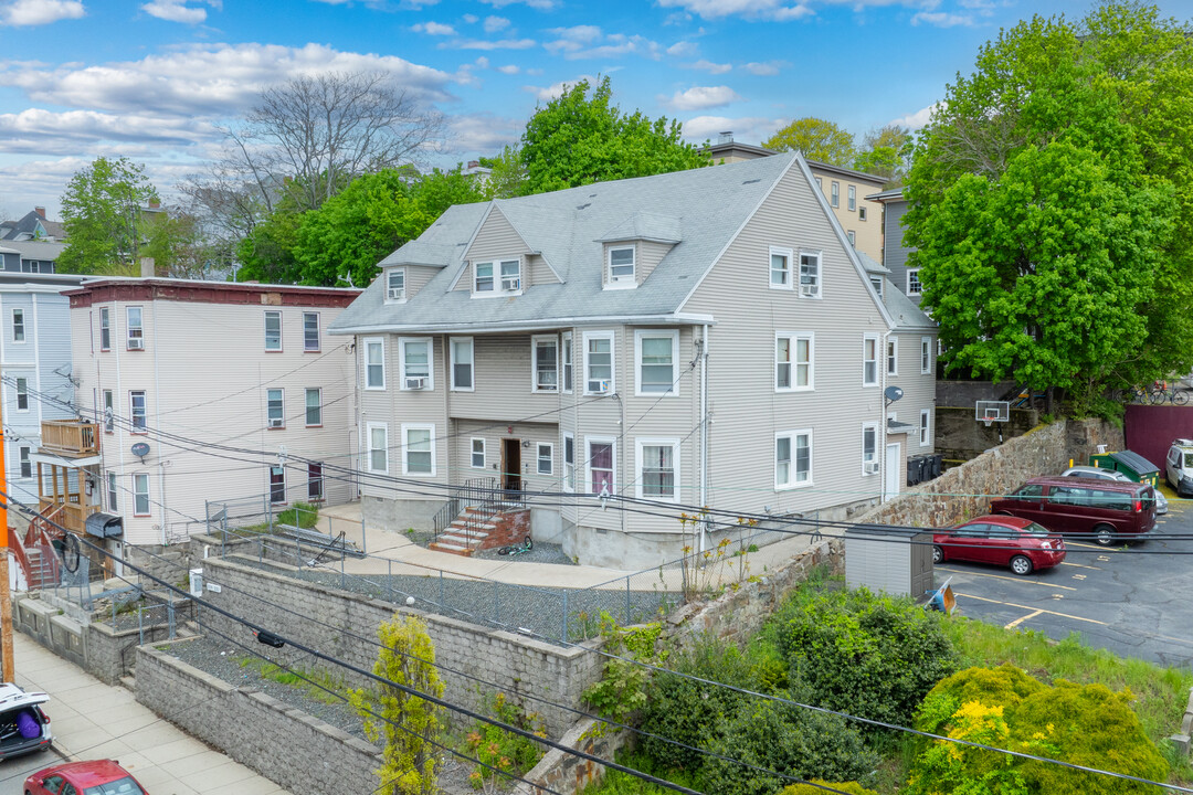 219 Washington Ave in Chelsea, MA - Foto de edificio