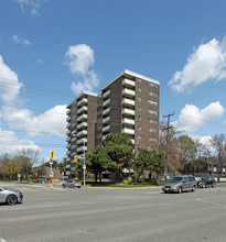 3110 Sheppard Ave E in Toronto, ON - Building Photo - Building Photo