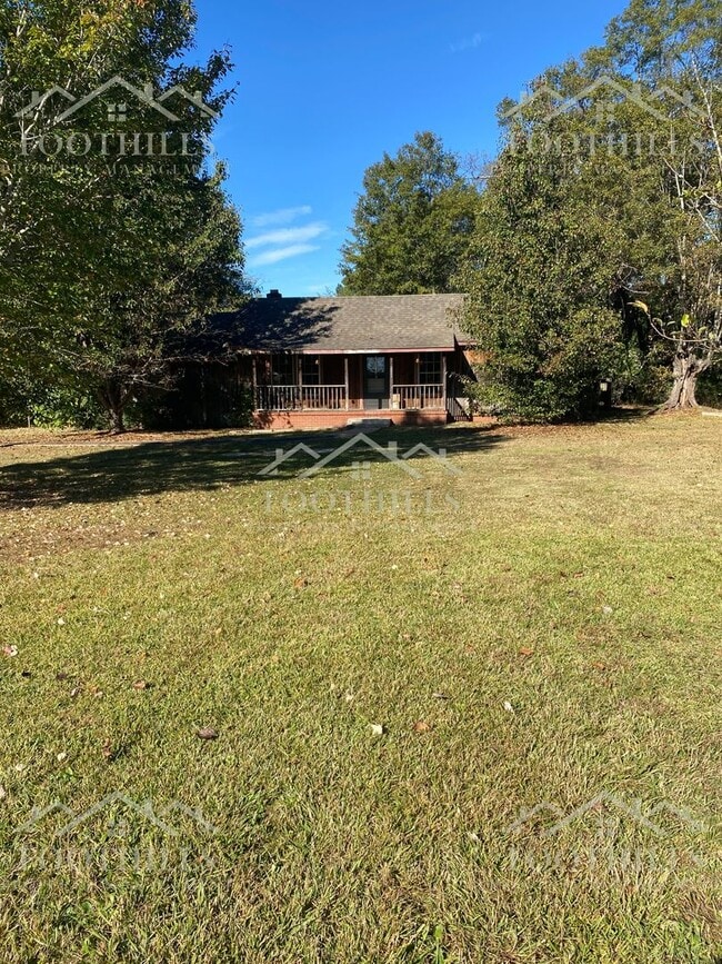 property at 1018 Cothran Cir