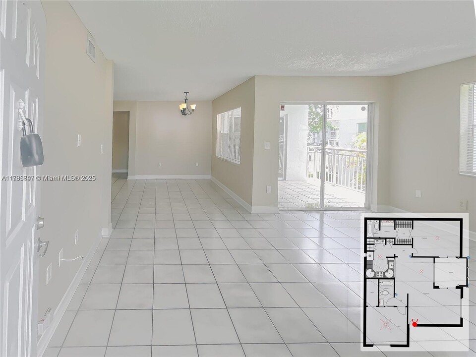 8590 SW 212th St in Cutler Bay, FL - Building Photo