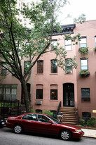 446 W 51st St Apartments