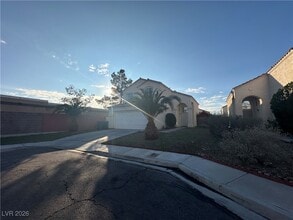8657 Keewatin Ct in Las Vegas, NV - Building Photo - Building Photo
