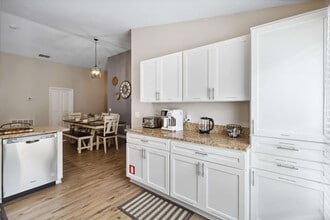 222 Reserve Dr in Davenport, FL - Foto de edificio - Building Photo