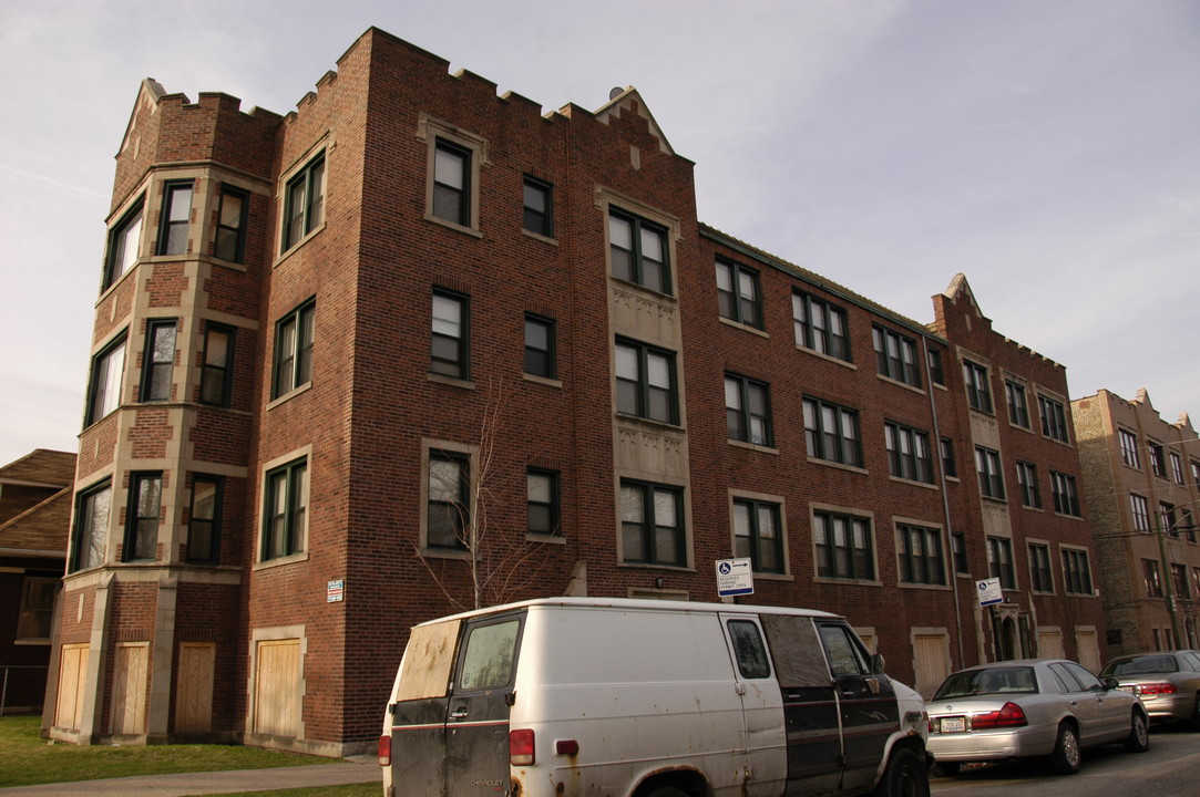 8100 S Ada St in Chicago, IL - Building Photo