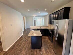 212 Nettletree Dr in Mustang Ridge, TX - Building Photo - Building Photo