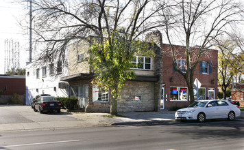 521-555 W Greenwood Ave in Waukegan, IL - Building Photo - Building Photo