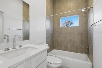 7726 Jack Oak Ave in Houston, TX - Building Photo - Building Photo