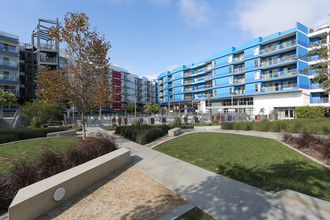 Shores in Marina Del Rey, CA - Foto de edificio - Building Photo