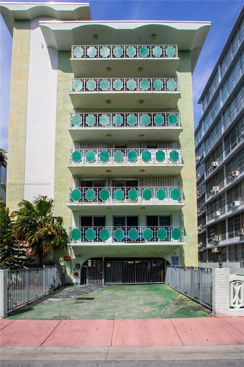1732 Meridian Ave in Miami Beach, FL - Building Photo