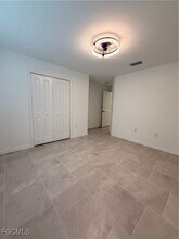 3844 Treasure Oak Wy in Ft. Myers, FL - Foto de edificio - Building Photo