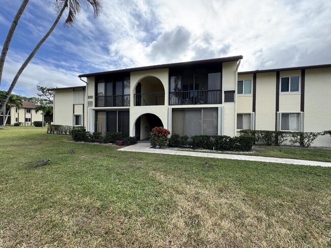 3560 Pine Needle Dr in Greenacres, FL - Building Photo - Building Photo