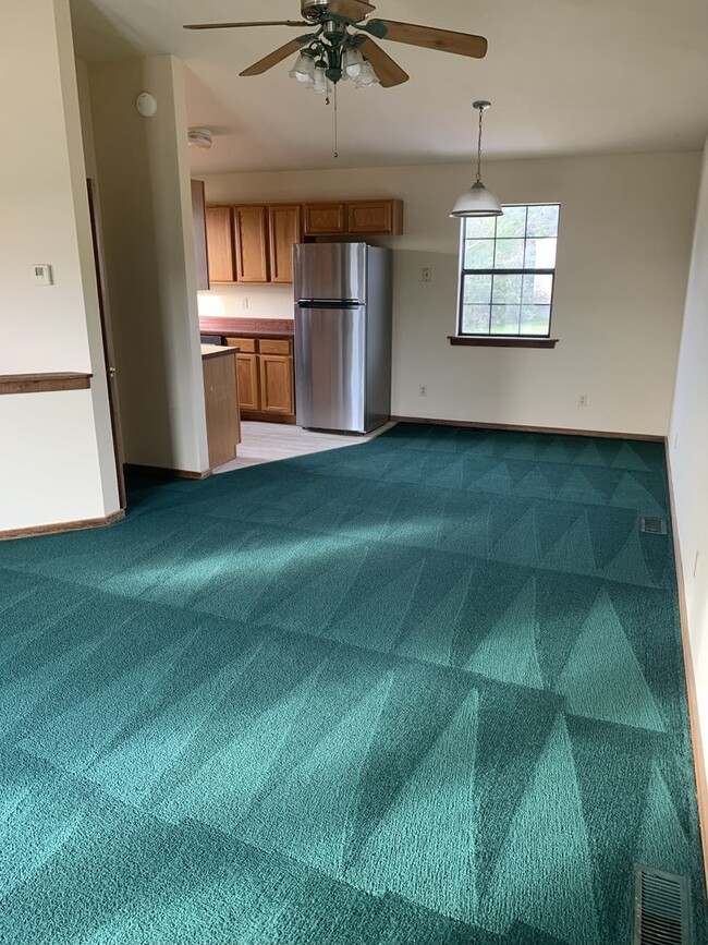 284 Jefferson St in Forsyth, MO - Building Photo - Building Photo