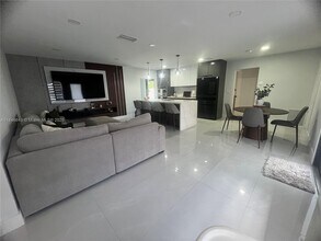 6471 Park St in Hollywood, FL - Building Photo - Building Photo